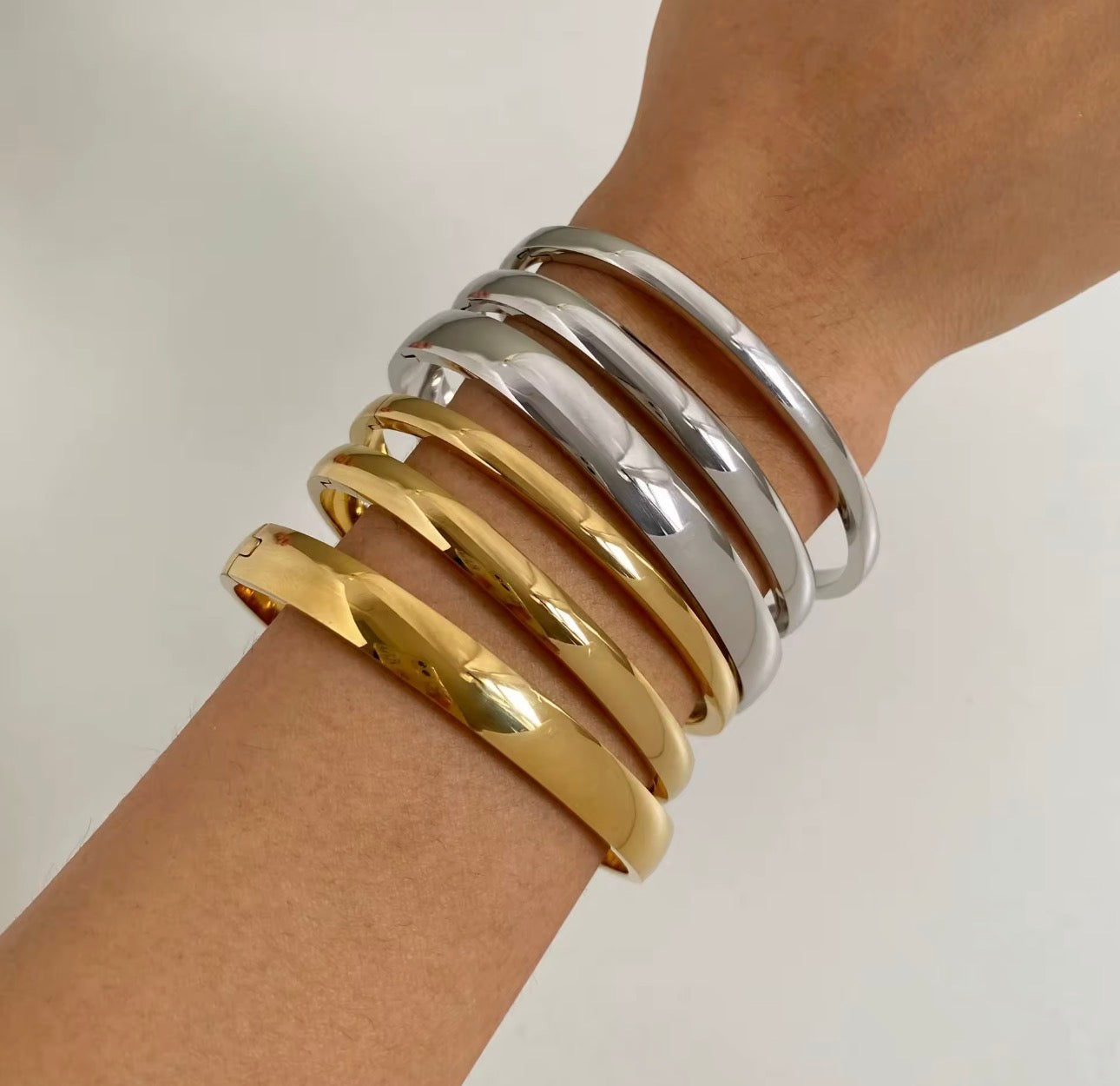 Smooth Bangle Bracelet