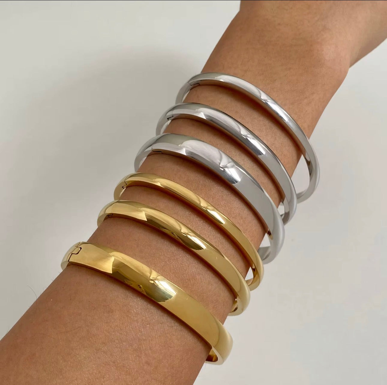 Smooth Bangle Bracelet